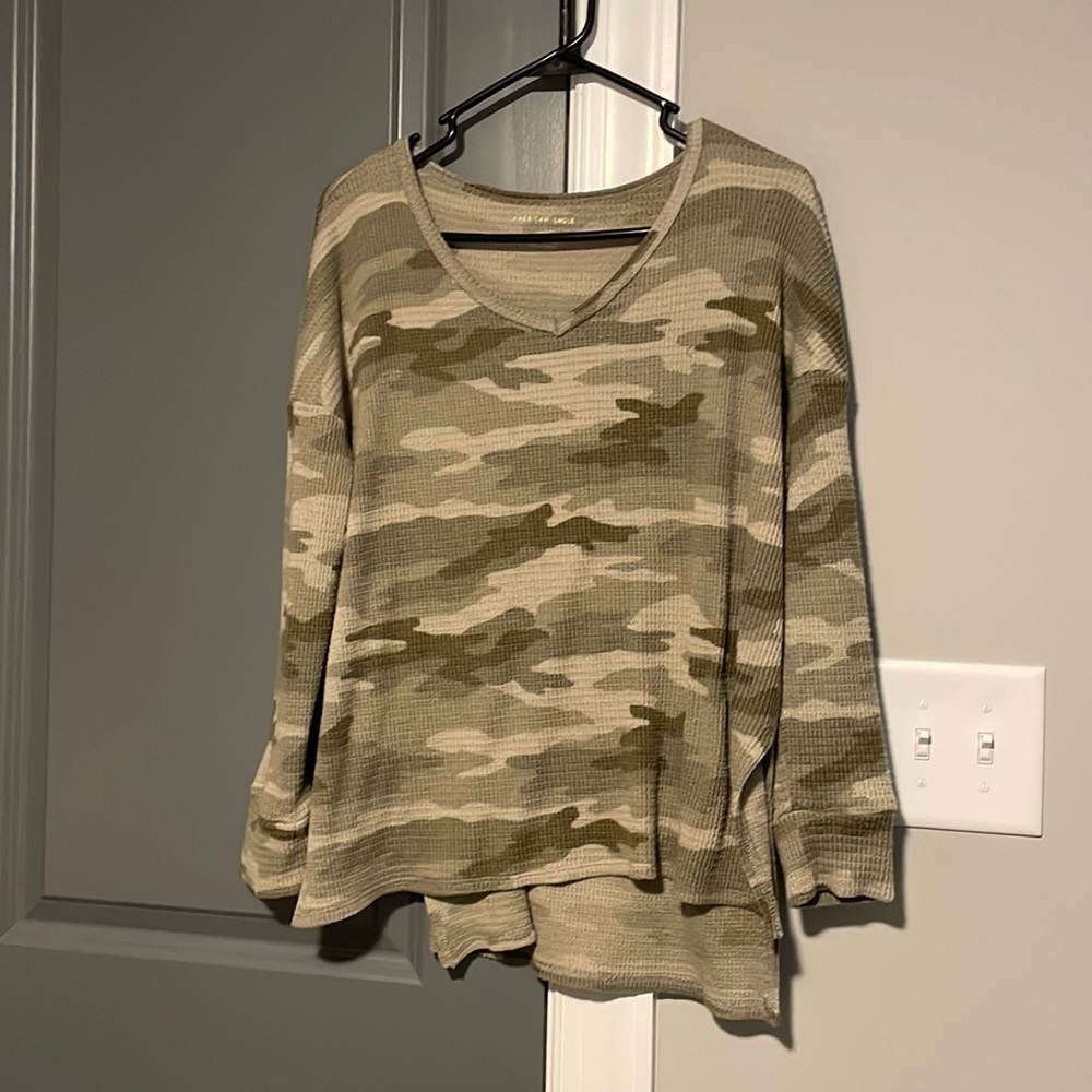American eagle camo sweater, super soft and light, size S